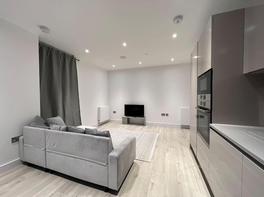 2 Bed Penthouse Style Apartment Londra Exterior foto